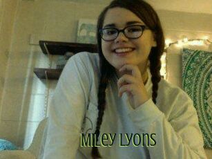 Miley_Lyons